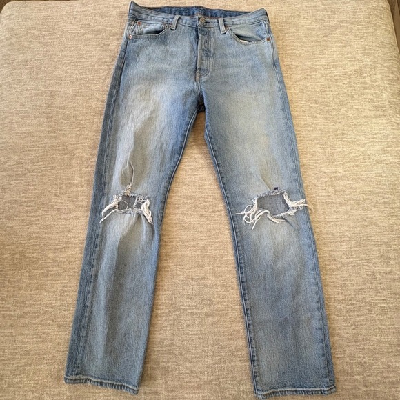 Levis 501 Jeans Mens 33x32 Straight Leg Distressed Pants Button Fly Denim - Picture 1 of 11